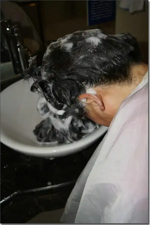 王女士洗长发图片18