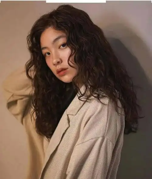 2021年绝美中长发烫全头