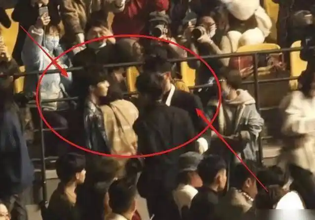 原创npc团粉过年了蔡徐坤小鬼活动现场击掌黄明昊陈立农也在场