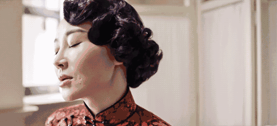 许晴可以说是圈内公认的冻龄女神,不仅保养得超好.