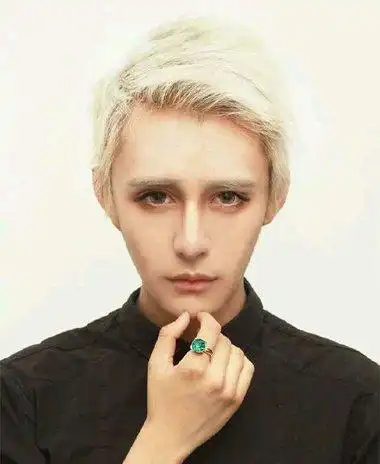 倒三角脸型男士发型 男生倒三角发型设计与脸型搭配