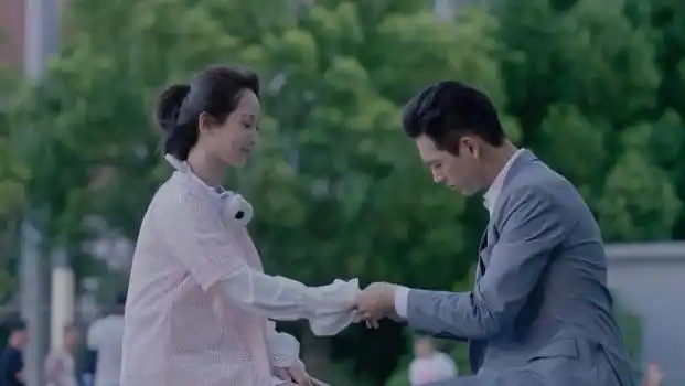 《亲爱的热爱的》良心售后,佟年韩商言办第一场婚礼,有点想哭