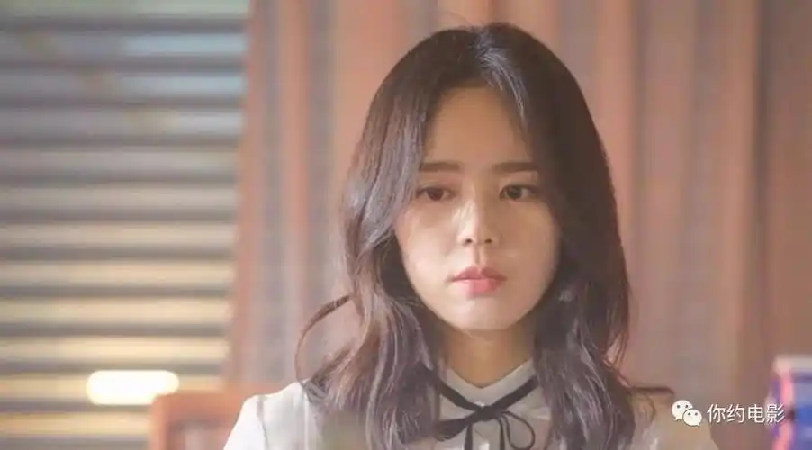 韩佳人新剧《情妇》海报公开