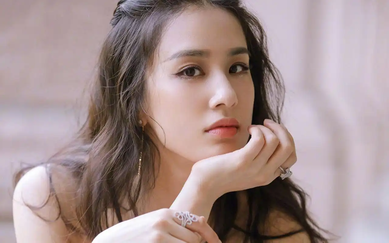 黄圣依仙气唯美写真桌面壁纸