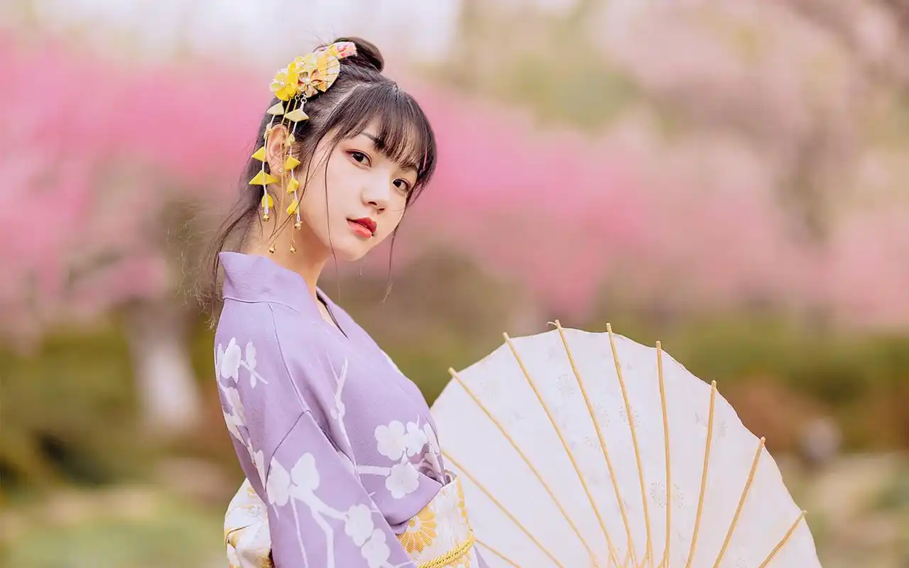 古典甜美和服美女高清桌面壁纸