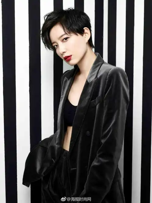 p>李斯丹妮 i>(dany lee) /i>,1990年4月26日出生于四川省成都市