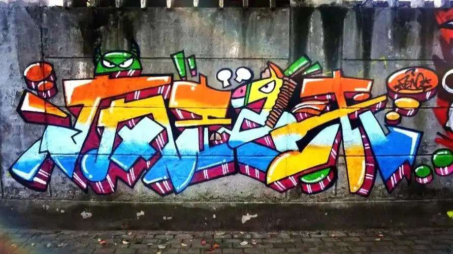 街头涂鸦 | 中文在龟山北路创作的中文涂鸦 疯起来04#街头涂鸦