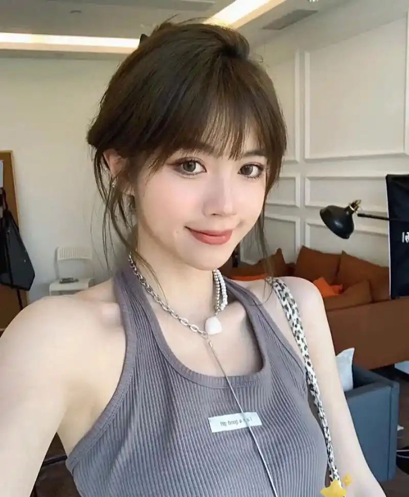 不挑脸型的法式刘海,太温柔气质啦! 20 - 抖音