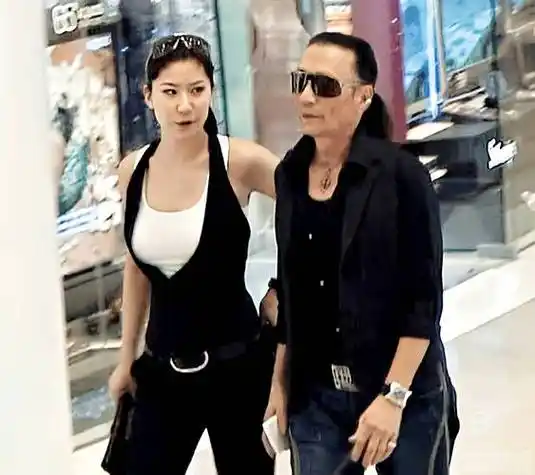 她与谢贤相爱12年,分手拿到2000万