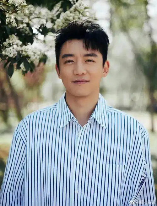 郑恺生日条纹衬衫大片##郑恺生日庆生写真