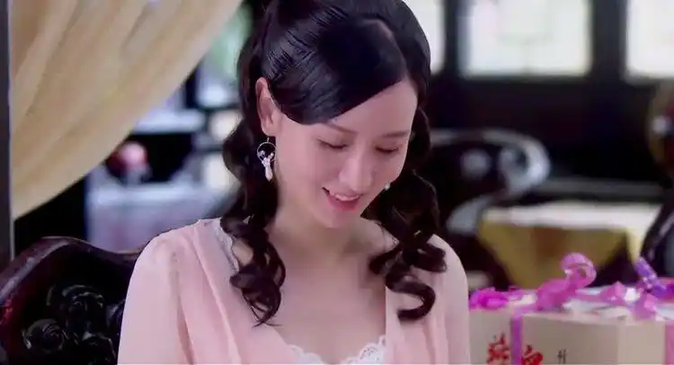 情定三生沈凌雪亲自为自己说媒,老太太的笑容瞬间凝固