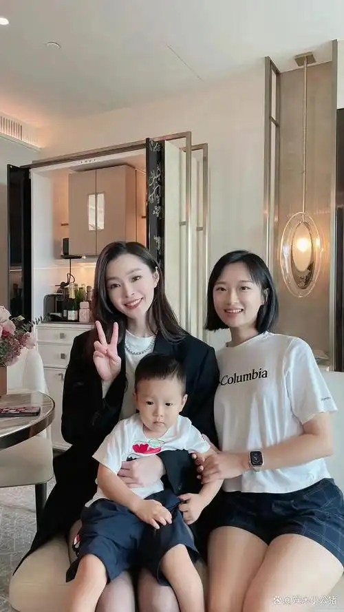 宋轶和侄子一家合照 好有气质,全家都是高颜值