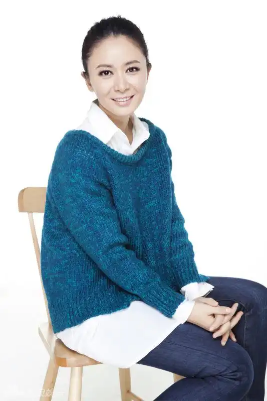 组图:张恒秋韵写真曝光 简约风情显温婉_高清图集_新浪网