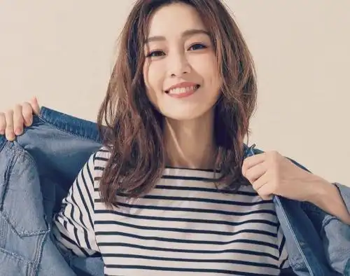 范玮琪圣诞节哭红眼道歉,失业一年很懊悔求放过,曾出言不逊乱出头