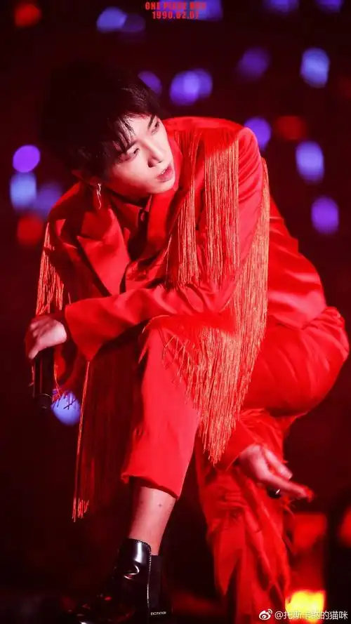 华晨宇 《寻》《齐天》 《寻》倒立视角声色温柔,朝着光亮奔跑的时候