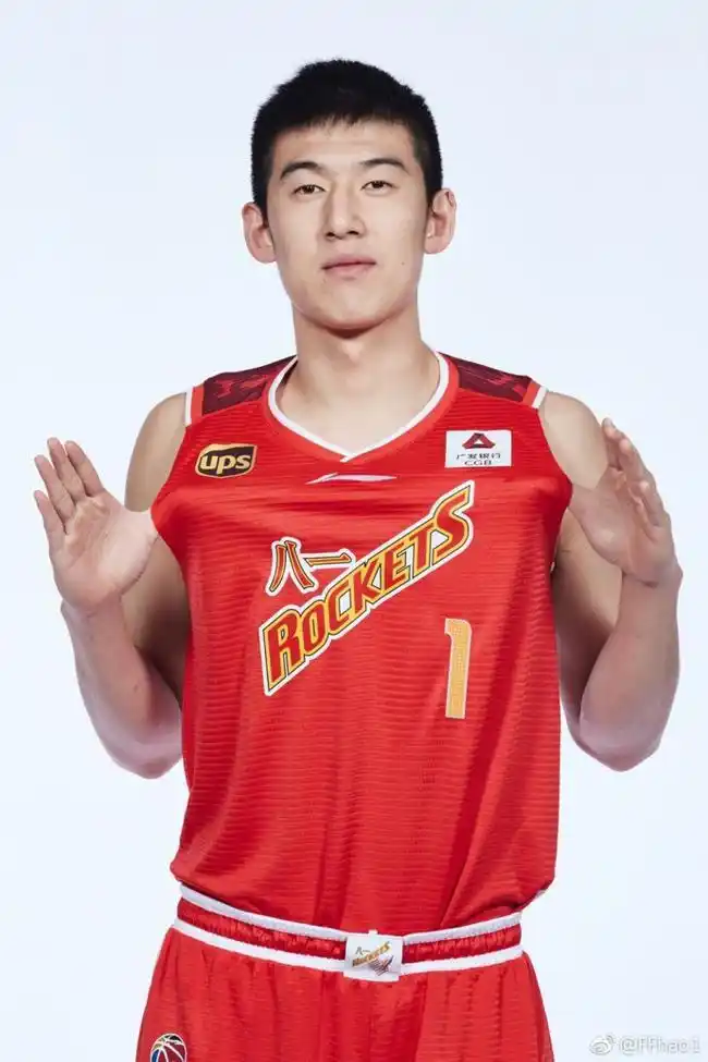 付豪北京时间10月14日,昨日八一队内线付豪在微博发布球队及个人定妆