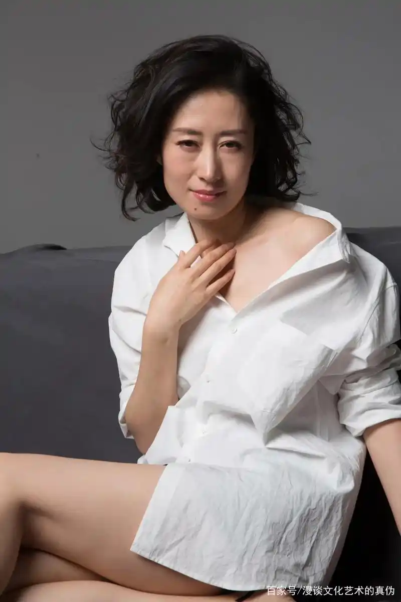 演员刘敏涛罕见的素颜照