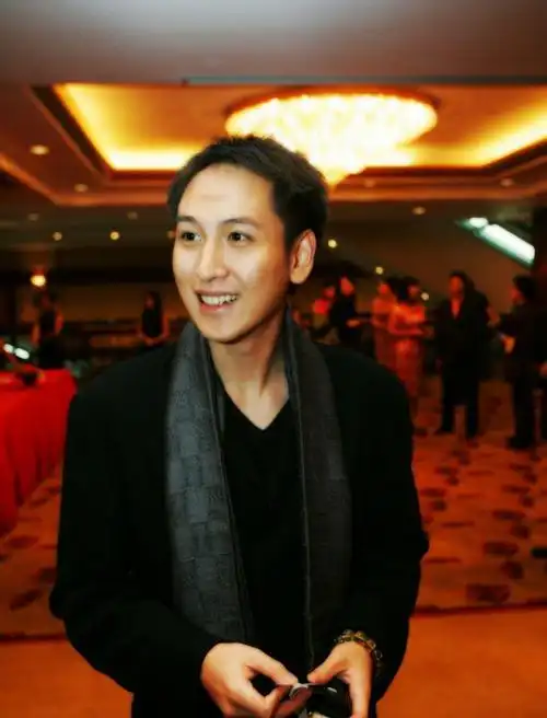 汤臣集团公子汤珈铖,父亲去世留上海133套房,如今一套市值2亿