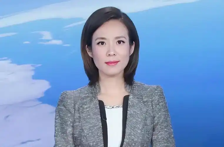《新闻联播》美女主播宝晓峰,45岁仍未婚单身,情系家乡内蒙古