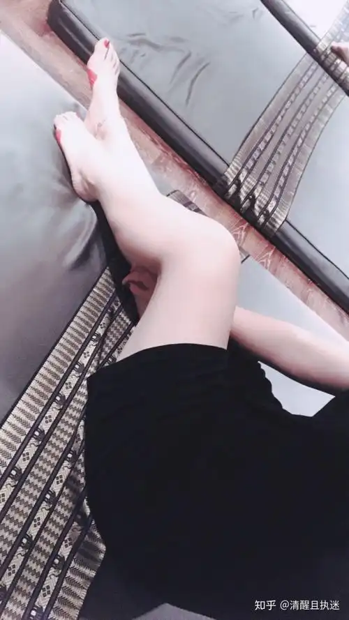 皮肤白到什么程度?你怎么把皮肤养白的,有图可以回答?