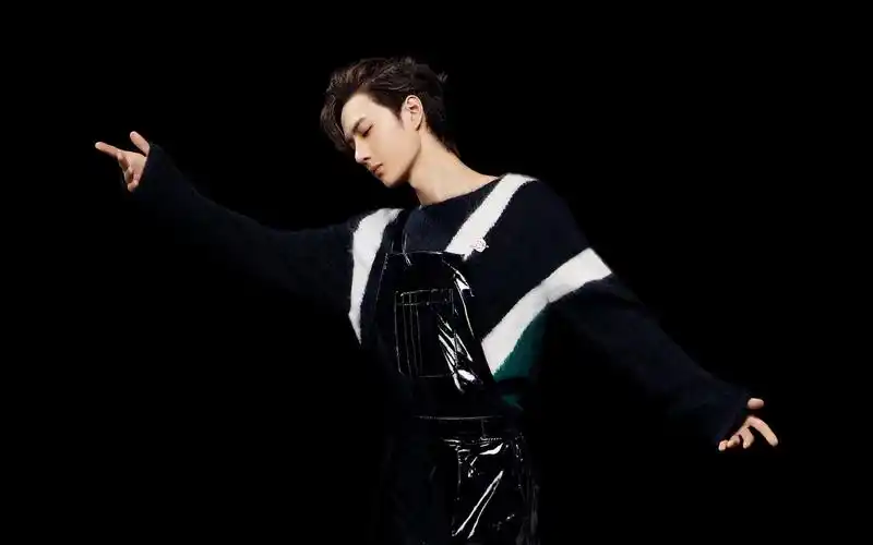 禁欲少年王一博帅气图片桌面壁纸-大陆明星-手机壁纸下载-美桌网