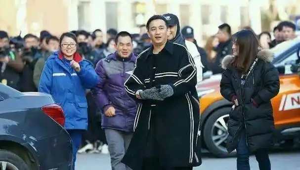 张艺兴险成首位90后下岗员工极限男人帮不走寻常路_黄磊_罗志祥_黄渤