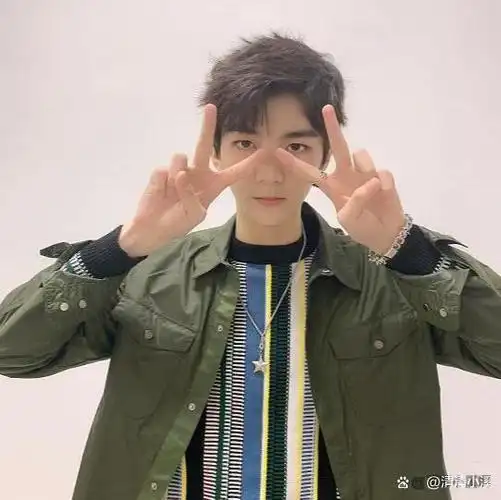 洪欣儿子拍戏了开机照遭网友吐槽又一个丑孩子硬闯娱乐圈