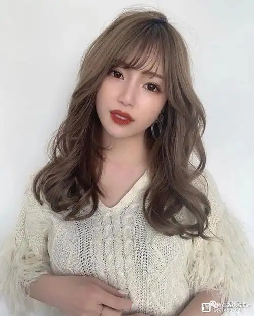 2020流行 "慵懒感卷发"