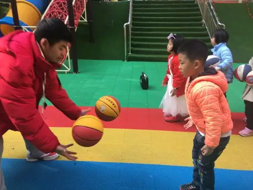 天艺幼儿园大班篮球课