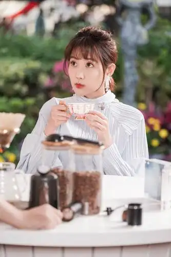 李艺彤东方风云榜闪电咖啡馆喊话好想谈恋爱