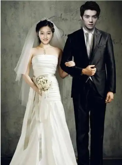 鹿晗和关晓彤结婚照