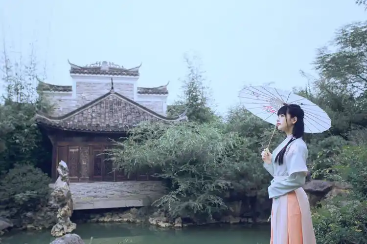 sing林津伊中秋古风写真,温婉脱俗被赞古装美人