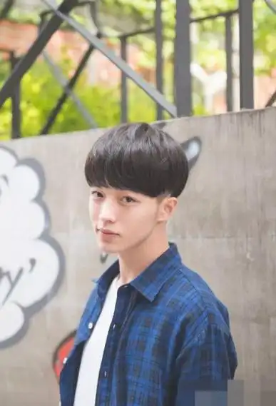 男生剪"锅盖头"发型太幼稚?那就试试这3个造型吧,轻熟又帅气