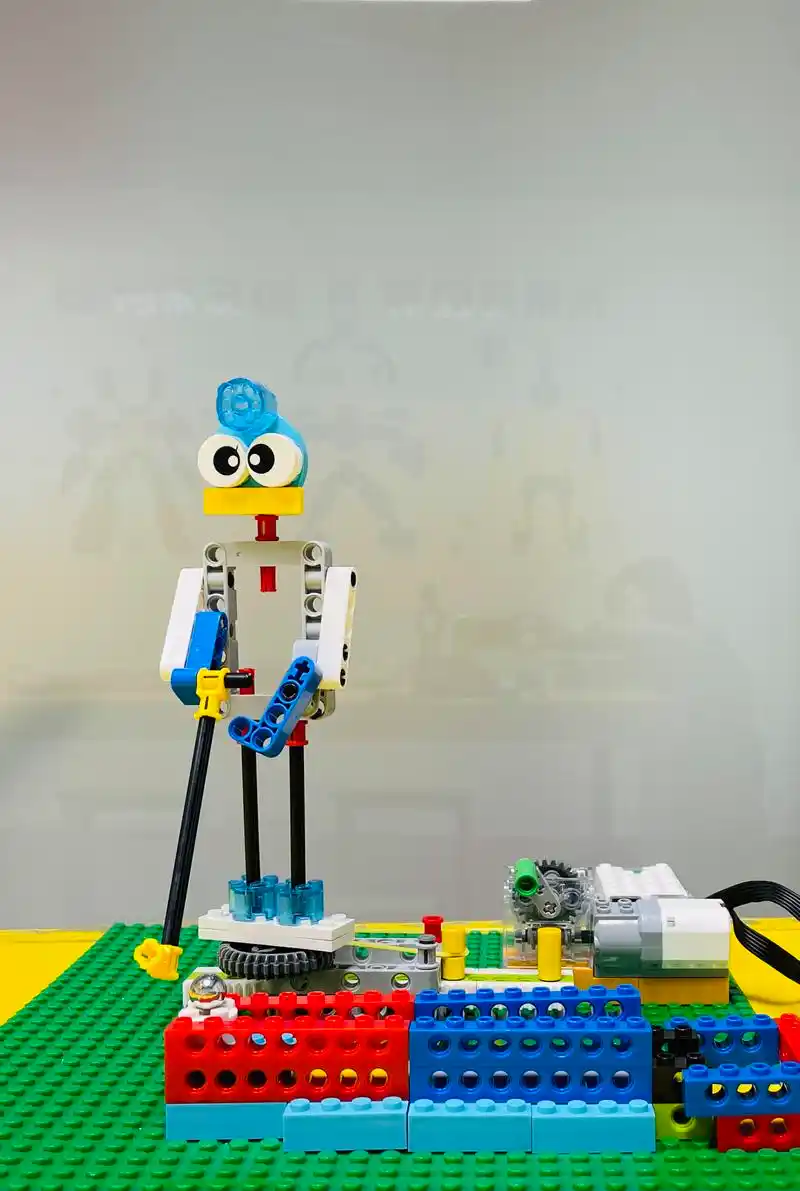 孩子喜欢乐高机器人编程,要不要学呢?