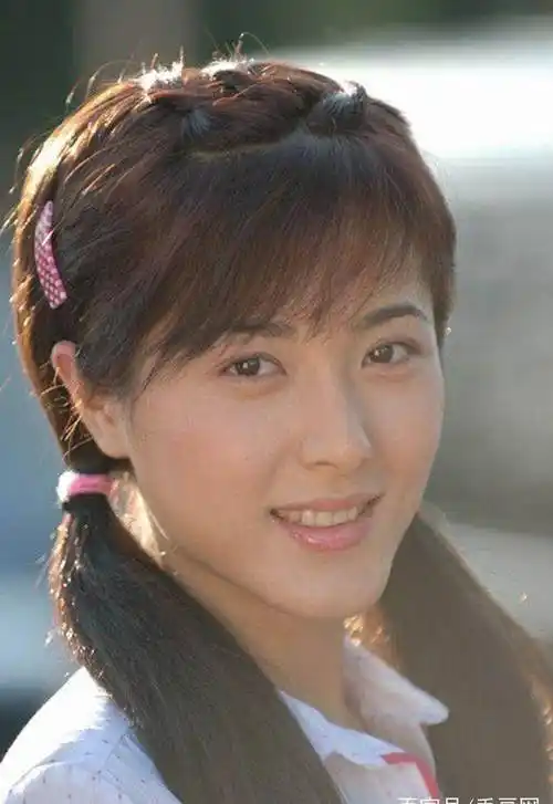 出道十几年不红不紫,已经42岁的她依旧美如少女_曾黎_电影_同学