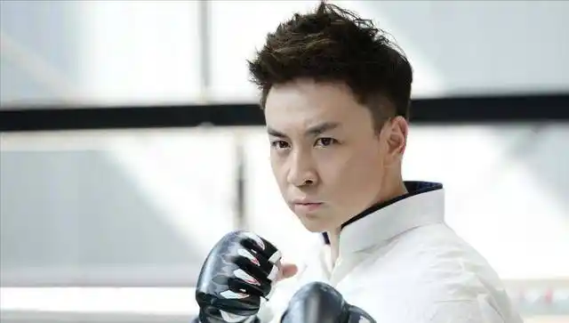 释小龙年龄(释小龙年龄不大却称为前辈)