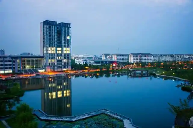 艺术类专业采用省统考成绩 访湖州师范学院求真学院招生就业部部长朱