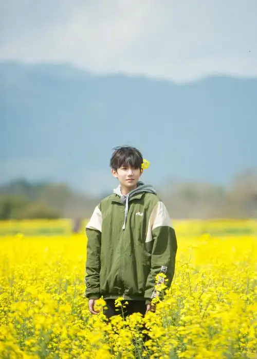 每人和王源说一声晚安