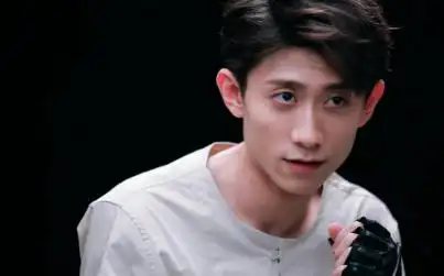 「内地男演员名字大全」大陆男明星列表(名字为三个字的)