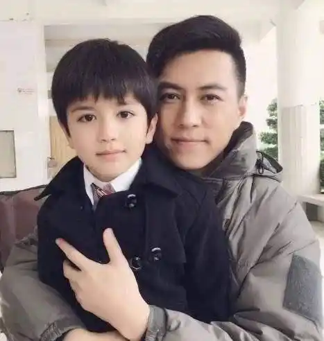 因拍吻戏,她被豪门老公分手,最后被靳东宠成小公主_李佳_影戏_媳妇