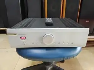 音乐传真m6i合并功放,220伏,配通用遥控器可控制音量,8