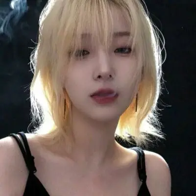 高冷脸女生头像霸气 微信头像女生超拽高冷