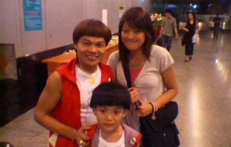 65岁八两金近照曝光被前妻败光财产如今生活落魄寒酸