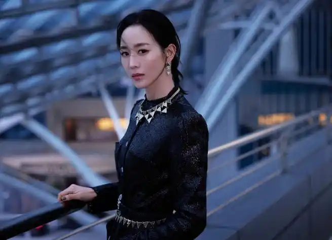 张钧甯新中式刺绣穿搭##w年度盛典