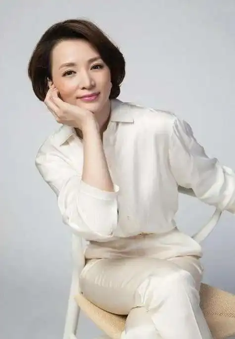 董卿 #明星照片 - 抖音