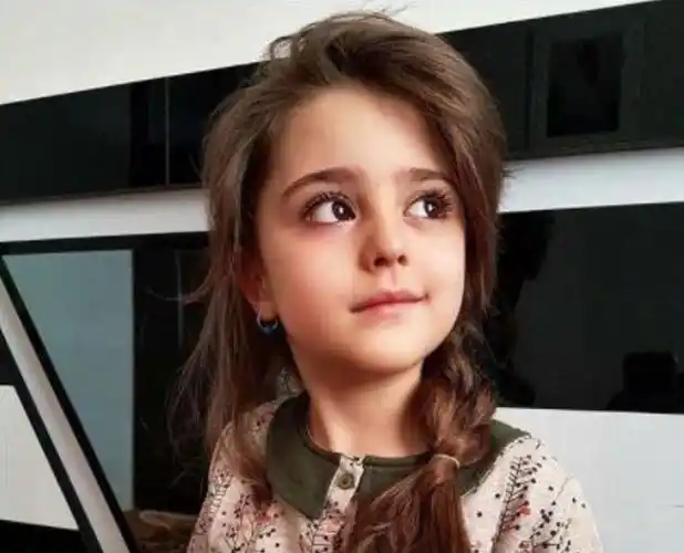 "伊朗最美"女孩,因超高颜值,爸爸为保护女儿辞掉工作当保镖|童星|马蒂