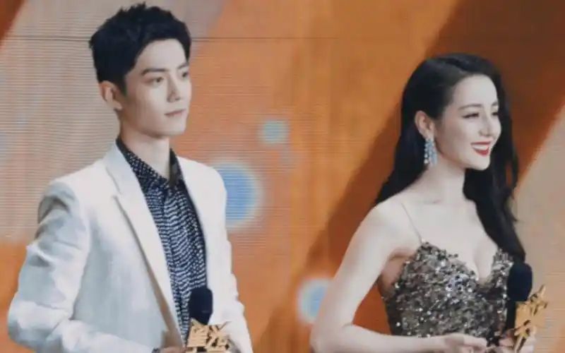 【肖战迪丽热巴年度封面之星】【热销夫妇】啊啊啊颜狗天堂!