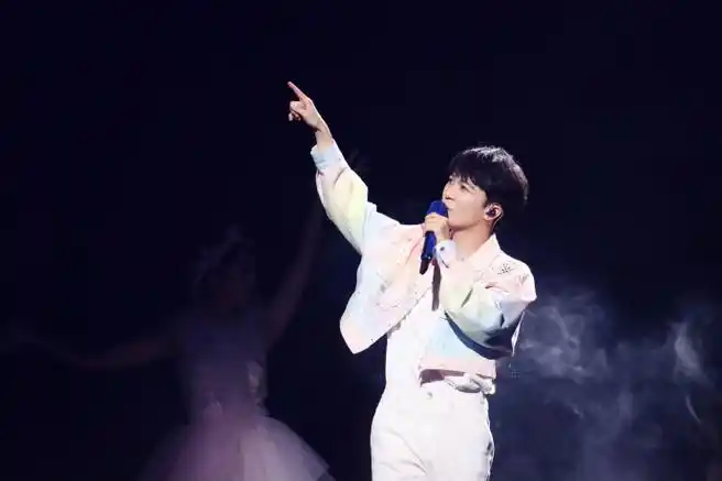 周深深深感谢你9周年演唱会##周深北京演唱会##周深 现场lie