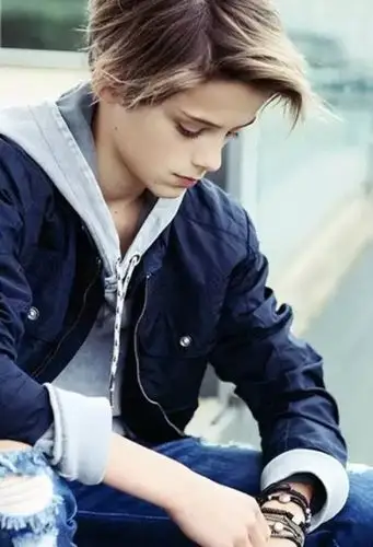 13岁男生理帅酷的短发发型 小男生适合剃的时尚短头发