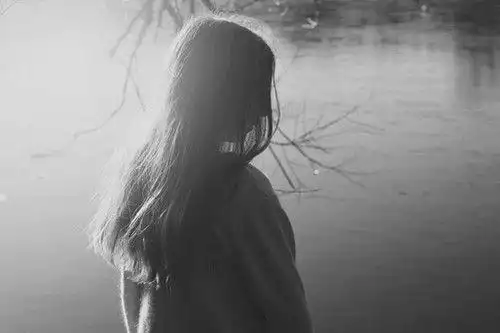 恋人分手扎心文案(分手文案短句温柔)